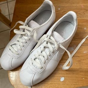 Almost perfect white Nike Cortez, 6.5